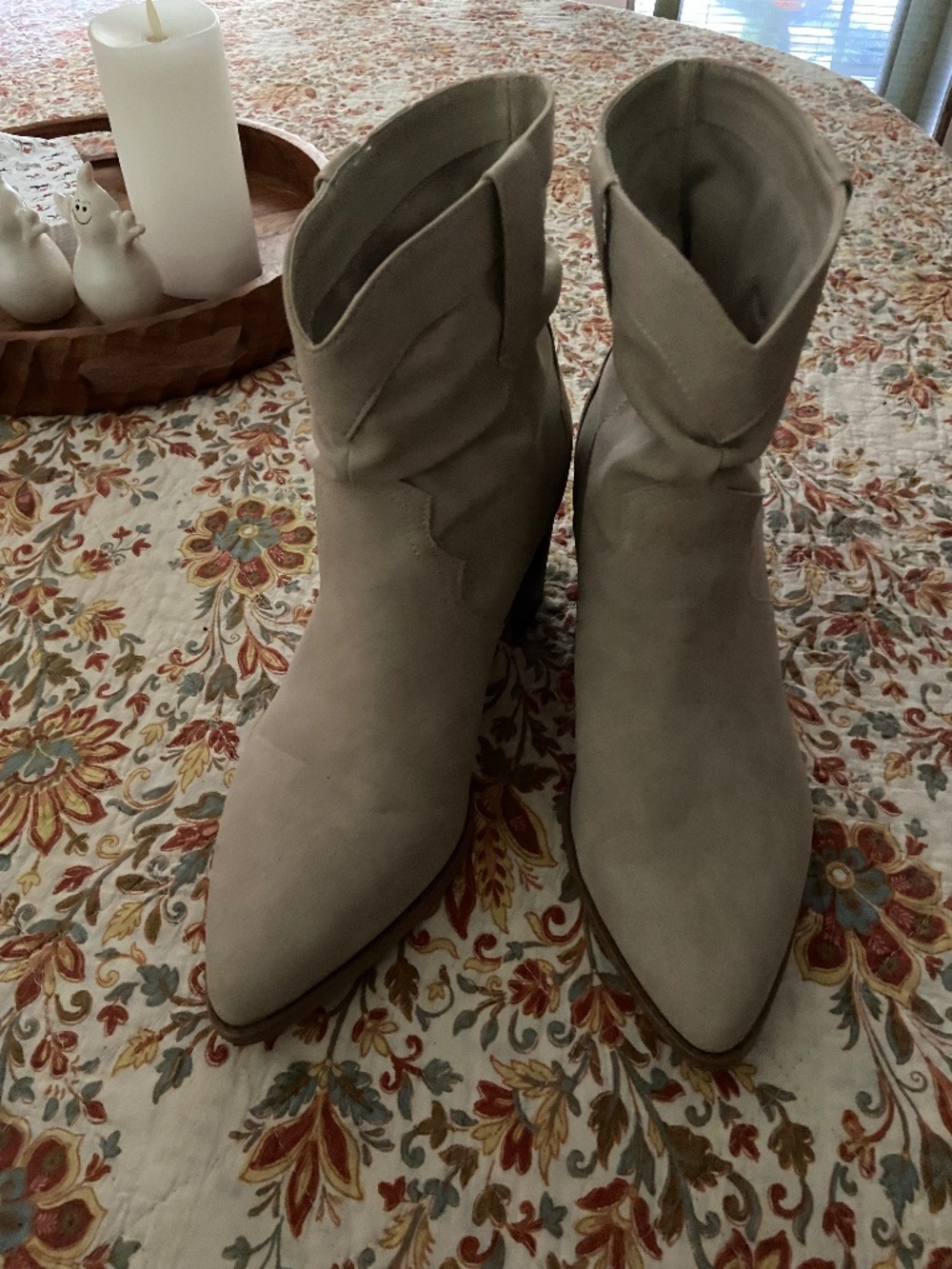 Cute boots, size 11
